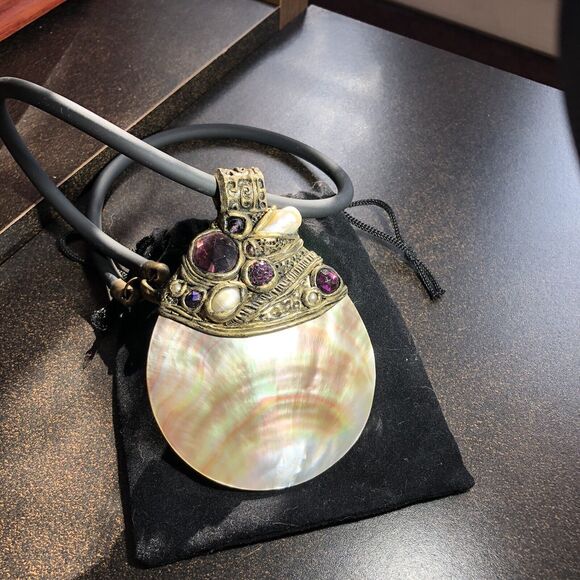 Large Oyster She’ll Choker, Mother Of Pearl Pendant, Artisan Made And Signed - Picture 3 of 12